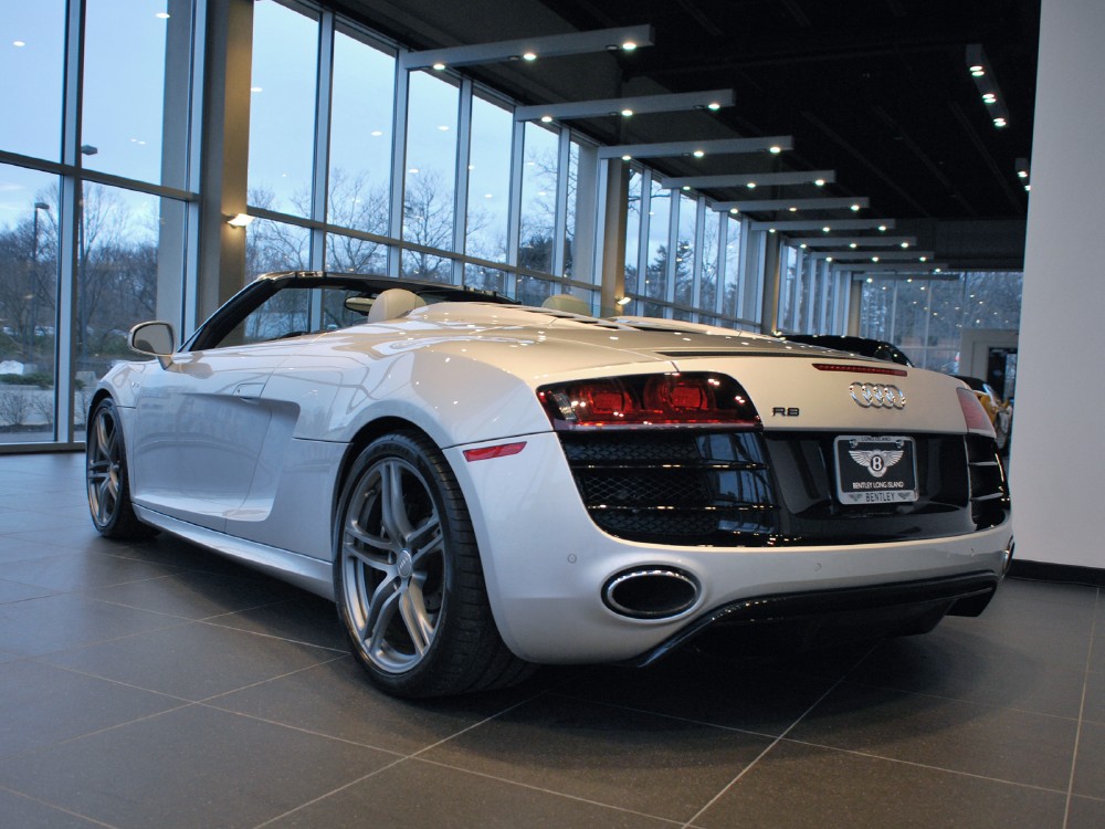2011 Audi R8 Image 7