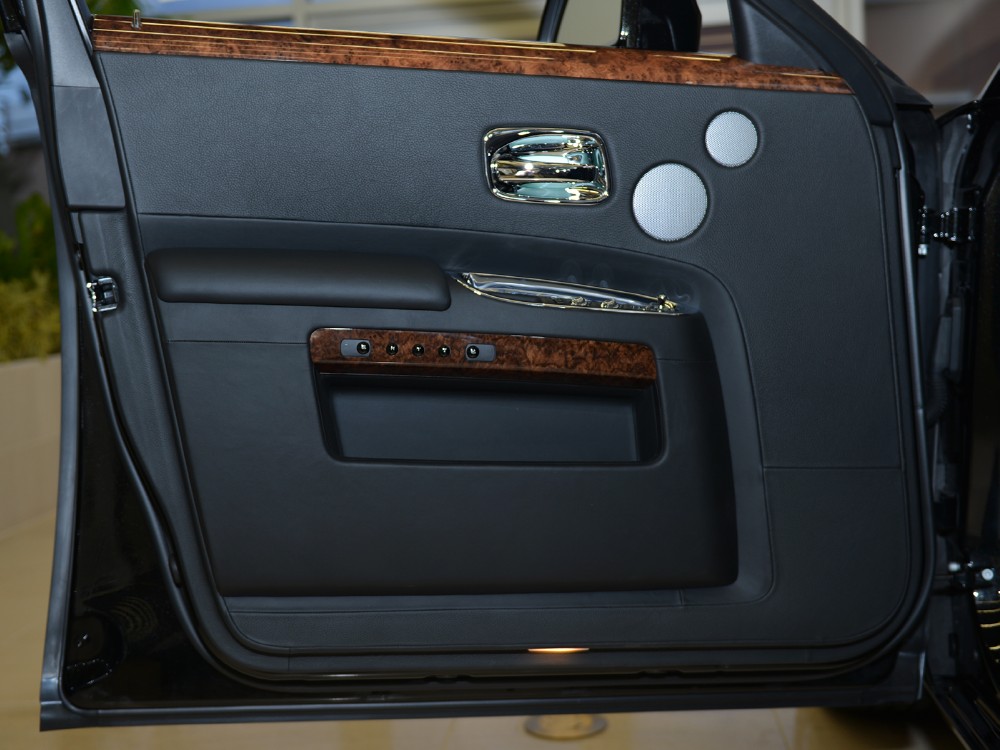 2013 Rolls-Royce Ghost Image 17