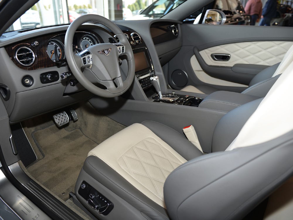 2013 Bentley Continental GT V8 Convertible Image 3