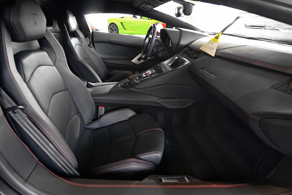 2013 Lamborghini Aventador Image 11