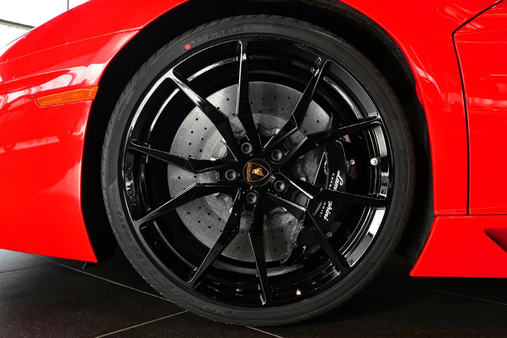 2013 Lamborghini Aventador Image 4