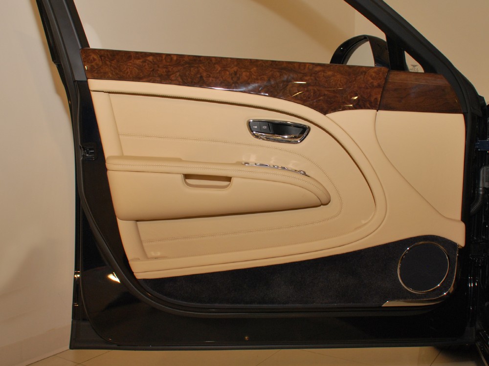 2012 Bentley Mulsanne Image 25