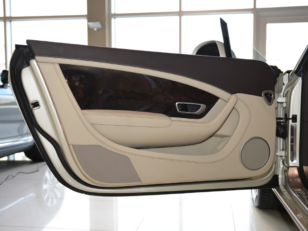 2013 Bentley Continental GT V8 Convertible Image 21