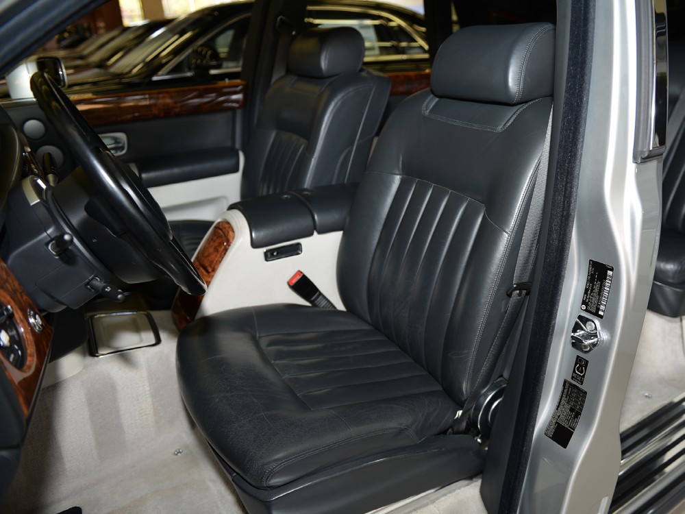 2004 Rolls-Royce Phantom Image 10
