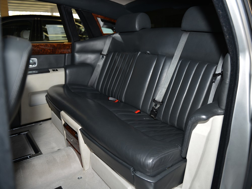 2004 Rolls-Royce Phantom Image 12
