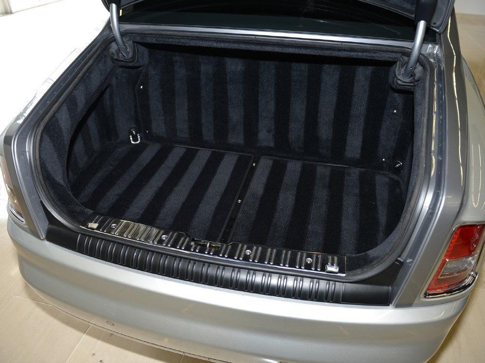 2004 Rolls-Royce Phantom Image 17