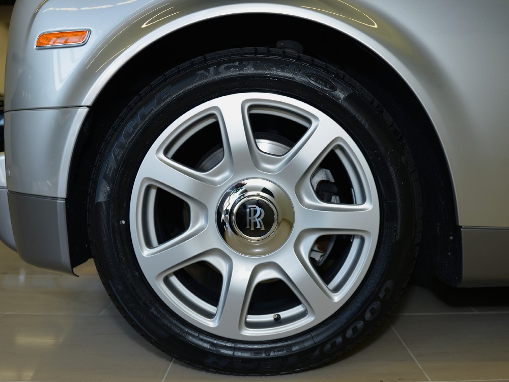 2004 Rolls-Royce Phantom Image 4