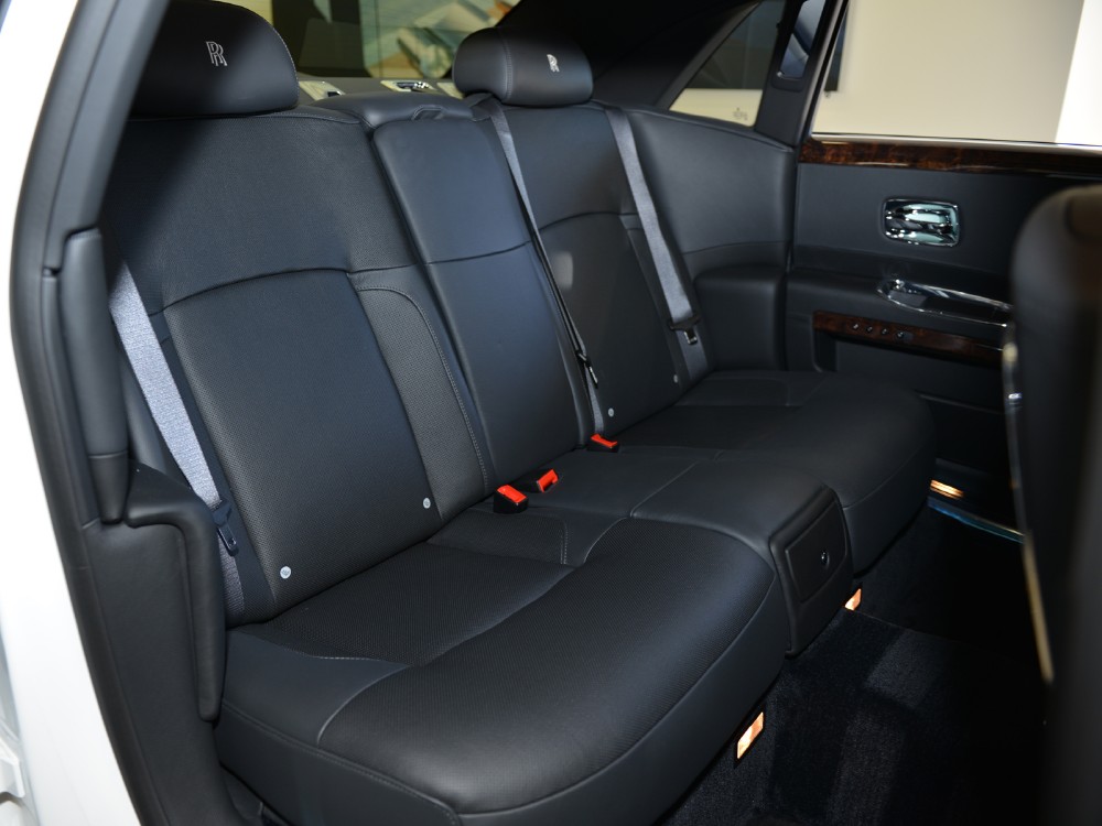 2013 Rolls-Royce Ghost Image 16