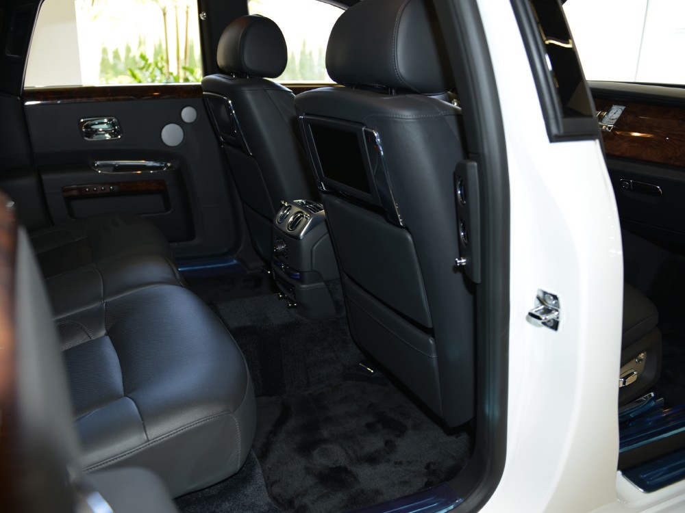 2013 Rolls-Royce Ghost Image 17