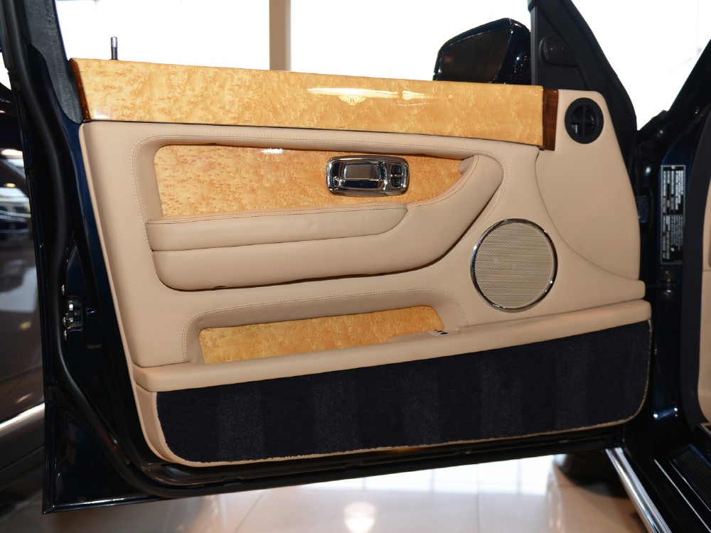 2005 Bentley Arnage Image 17