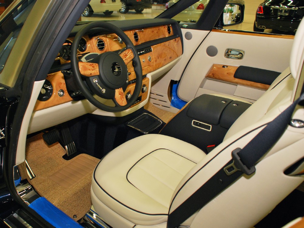 2013 Rolls-Royce Phantom Drophead Coupe (Series II) Image 3
