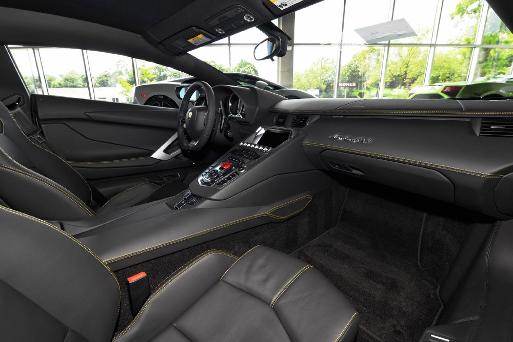 2013 Lamborghini Aventador Image 10