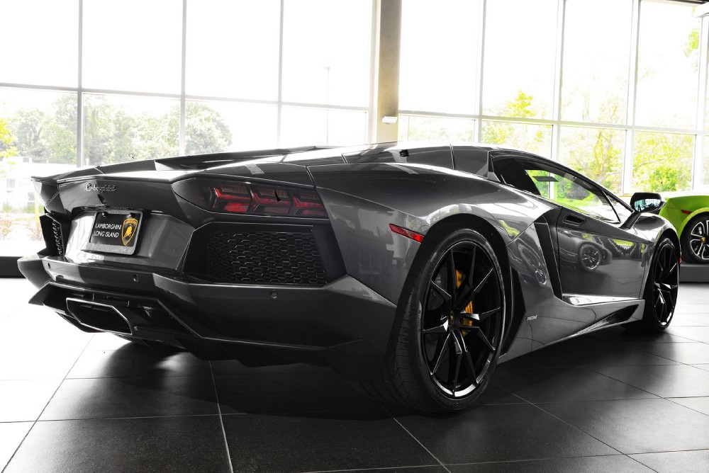 2013 Lamborghini Aventador Image 3