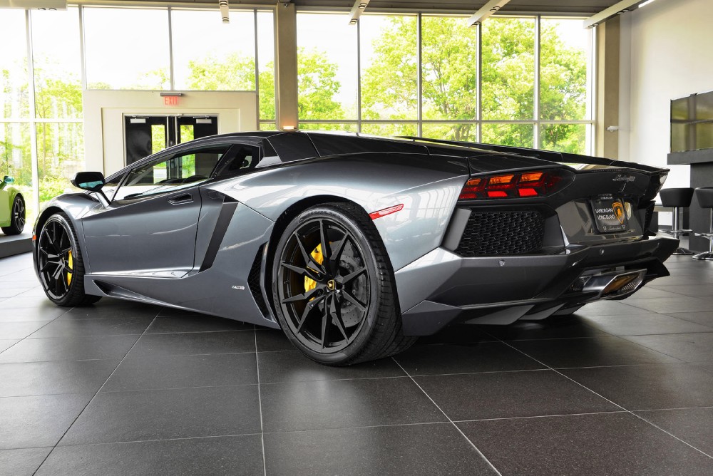 2013 Lamborghini Aventador Image 9