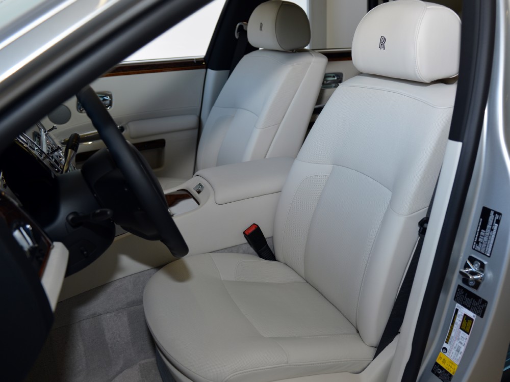 2013 Rolls-Royce Ghost Image 10