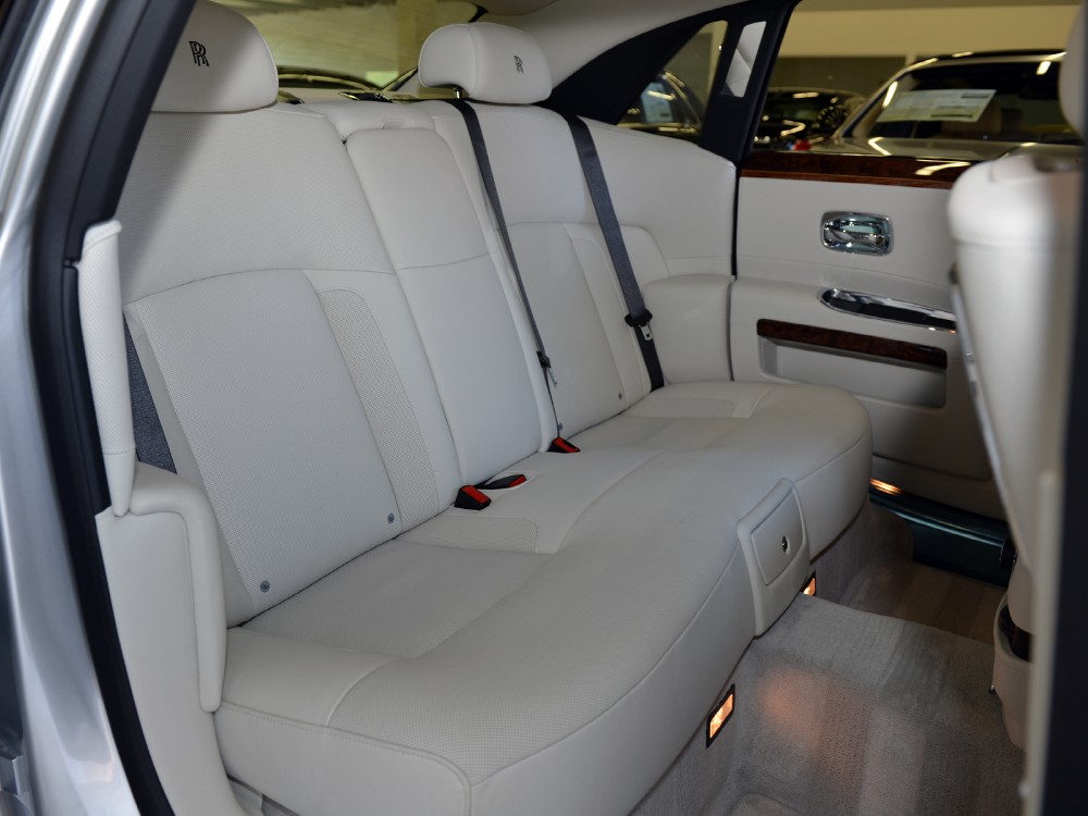 2013 Rolls-Royce Ghost Image 16