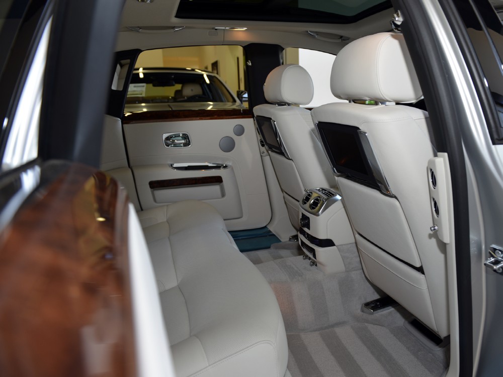 2013 Rolls-Royce Ghost Image 17