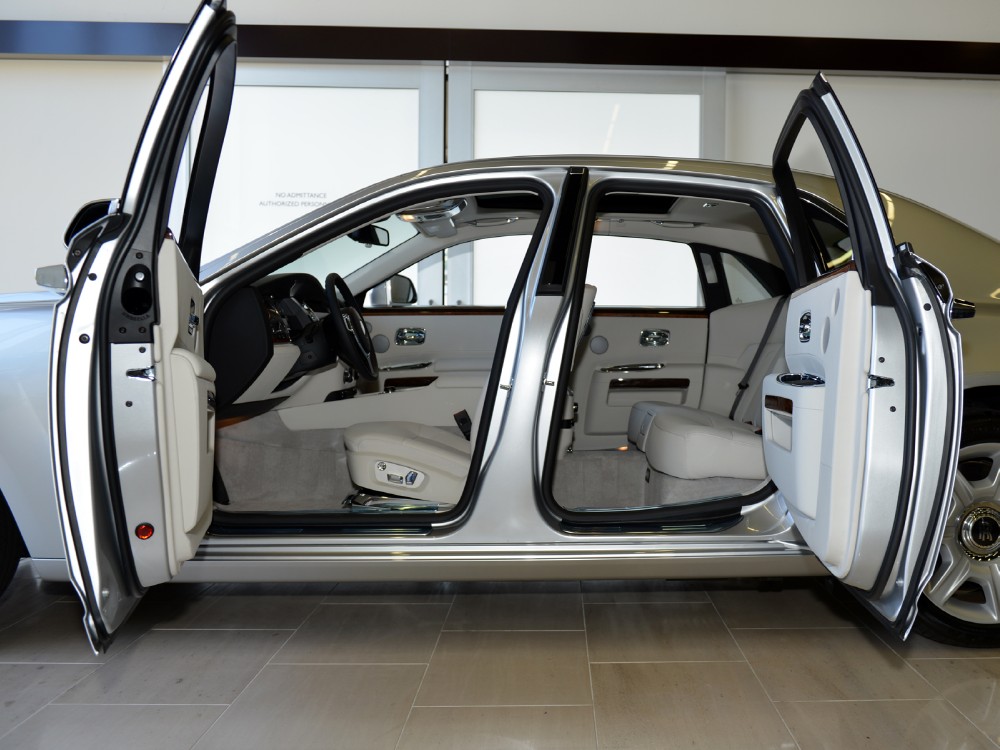 2013 Rolls-Royce Ghost Image 18