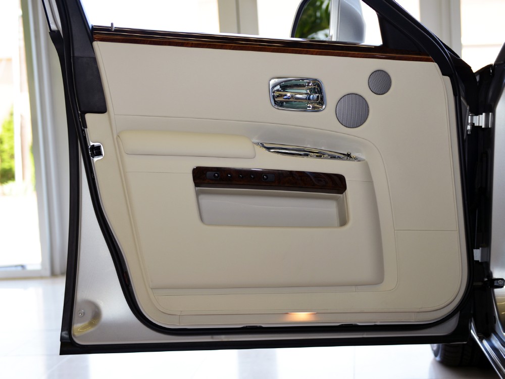 2013 Rolls-Royce Ghost Image 19