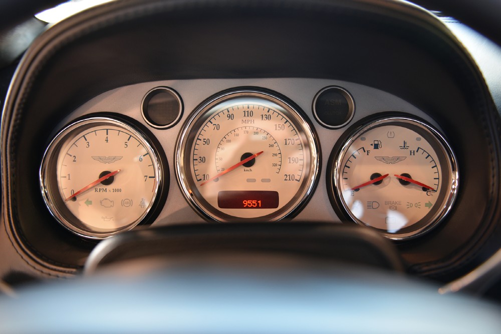 2005 Aston Martin V12 Vanquish Image 9