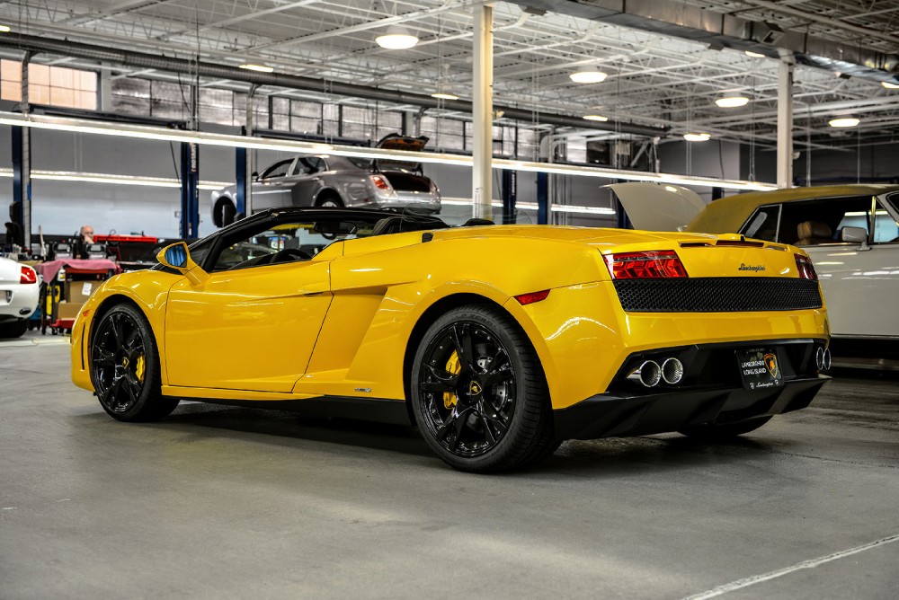 2013 Lamborghini Gallardo Image 2