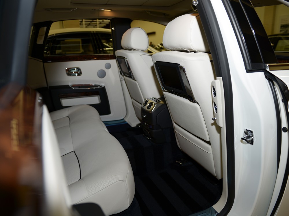 2013 Rolls-Royce Ghost Image 16