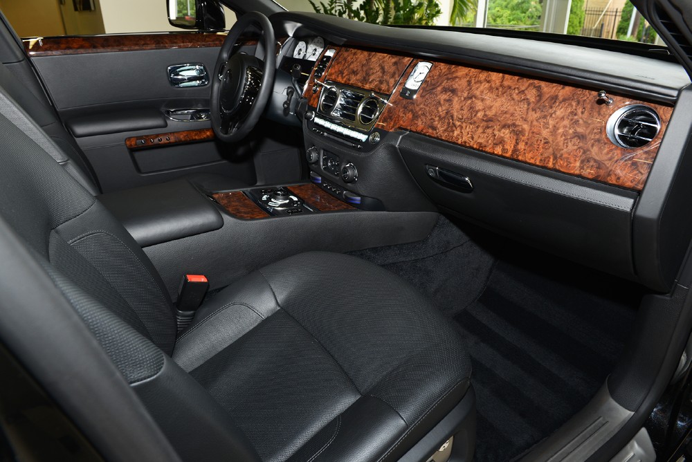 2010 Rolls-Royce Ghost Image 12