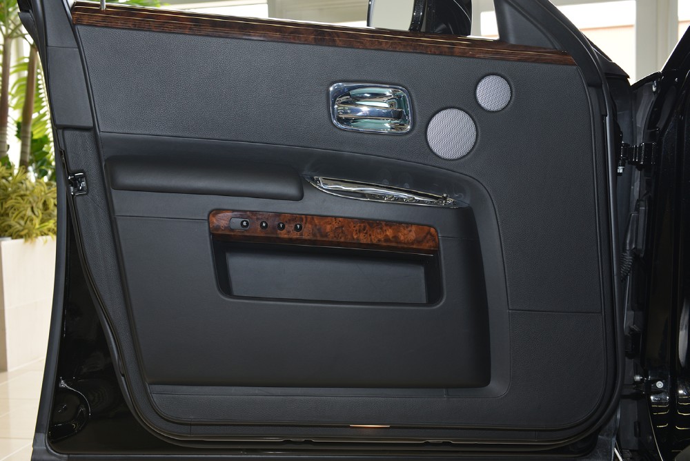 2010 Rolls-Royce Ghost Image 16