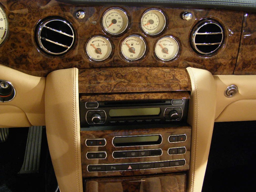 2007 Bentley Azure Image 22