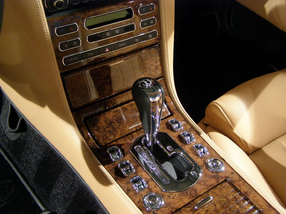 2007 Bentley Azure Image 23