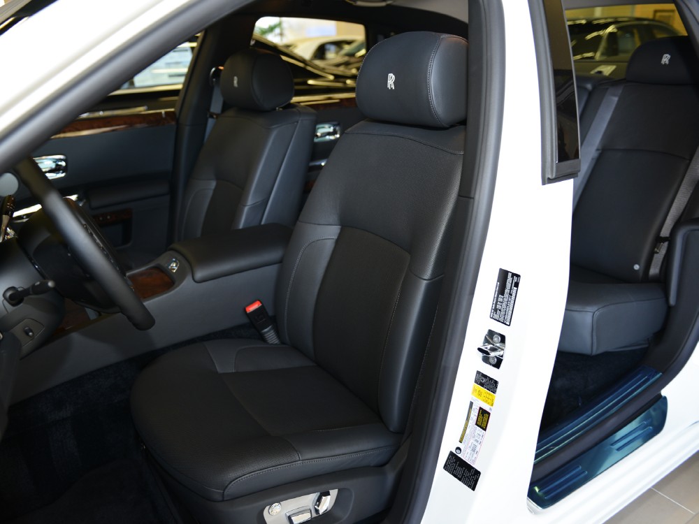 2013 Rolls-Royce Ghost Image 9