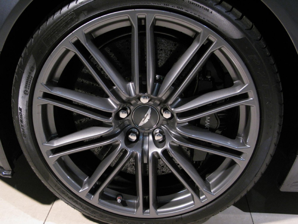 2009 Aston Martin DBS Image 4