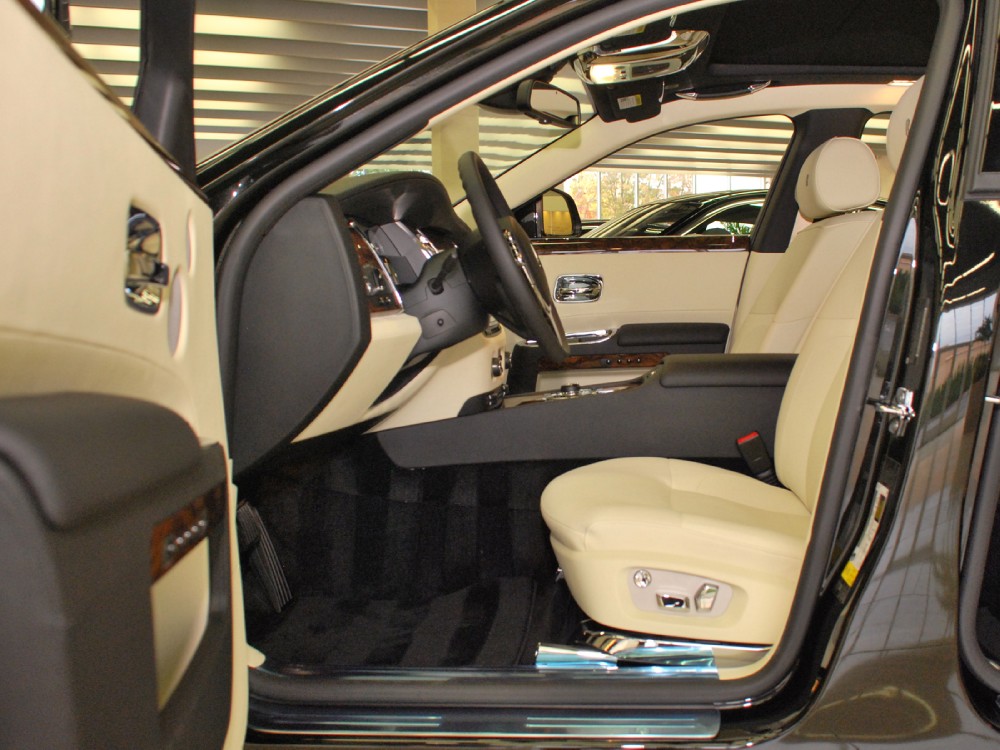 2013 Rolls-Royce Ghost Image 10