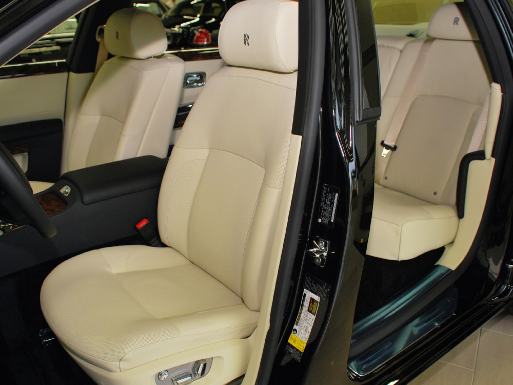 2013 Rolls-Royce Ghost Image 11