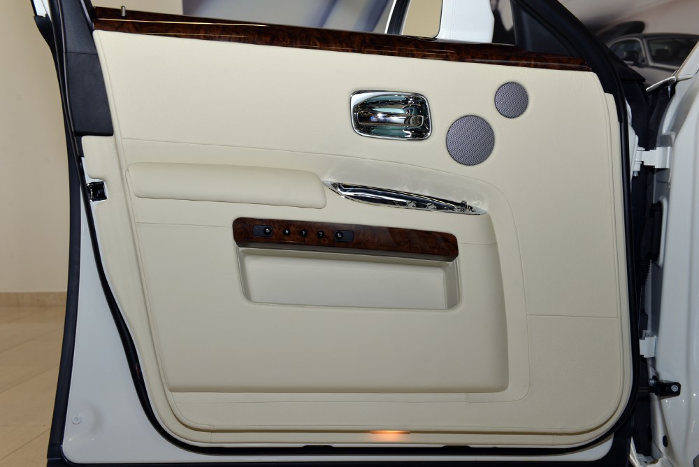 2013 Rolls-Royce Ghost Image 17