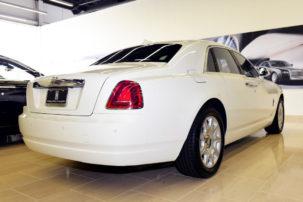 2013 Rolls-Royce Ghost Image 2