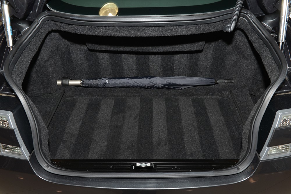 2009 Aston Martin DBS Image 15