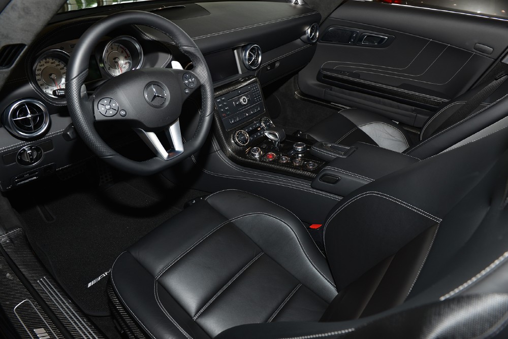 2012 Mercedes-Benz SLS-Class Image 3