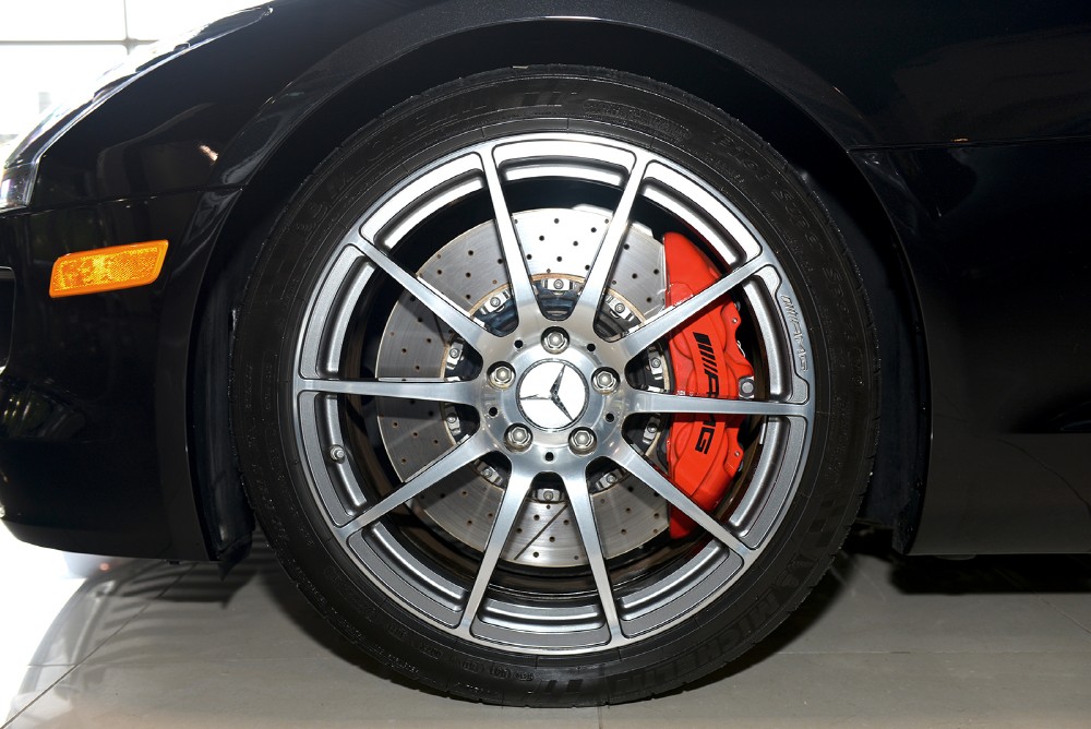 2012 Mercedes-Benz SLS-Class Image 4