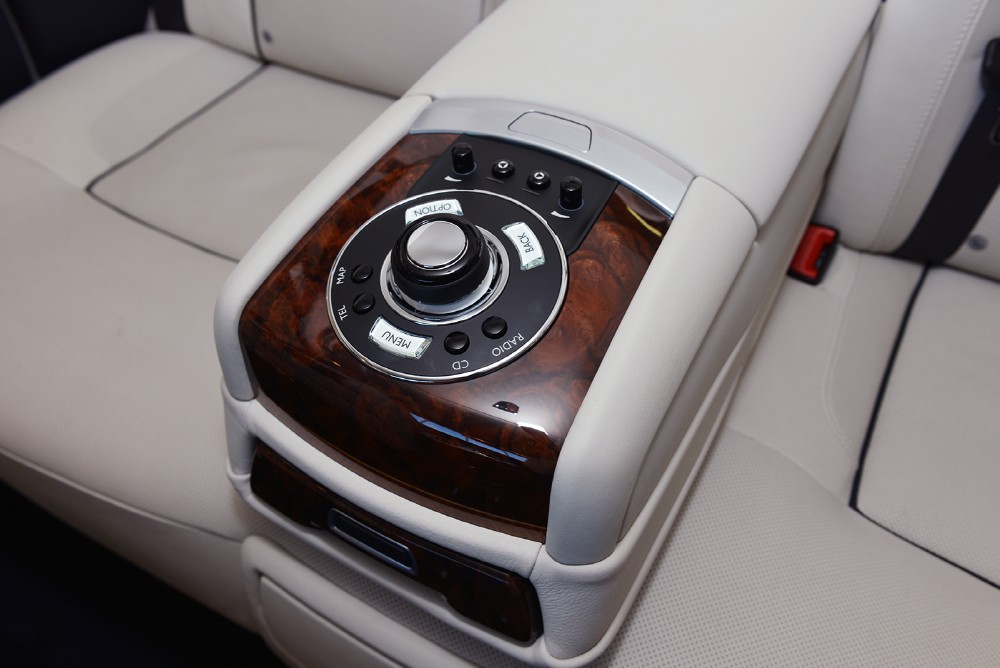 2013 Rolls-Royce Ghost Image 17