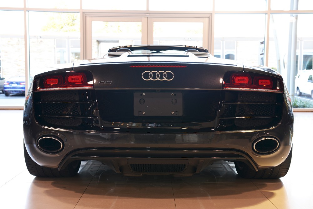 2011 Audi R8 Image 8