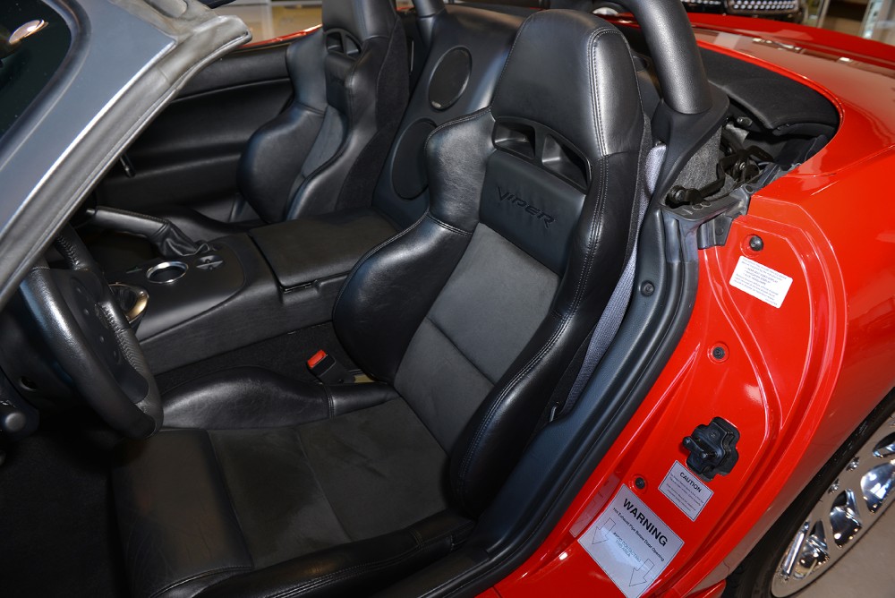 2003 Dodge Viper Image 13