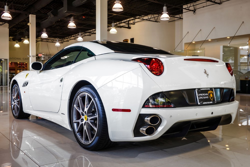 2010 Ferrari California Image 10