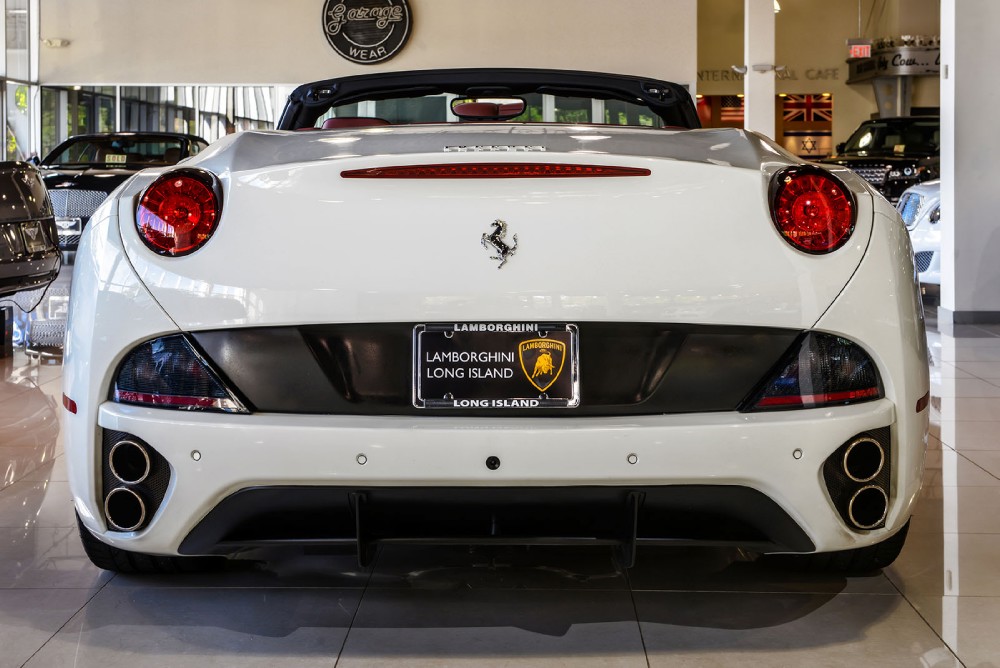 2010 Ferrari California Image 6