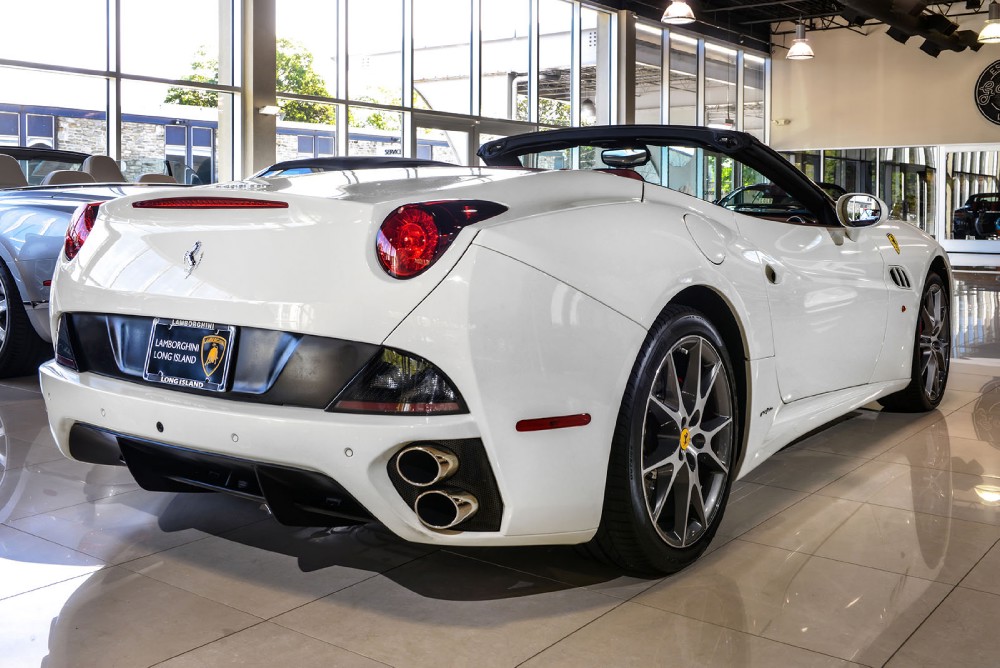 2010 Ferrari California Image 7