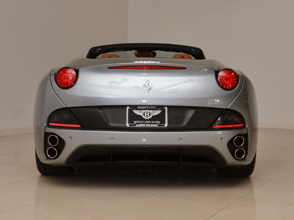 2010 Ferrari California Image 10