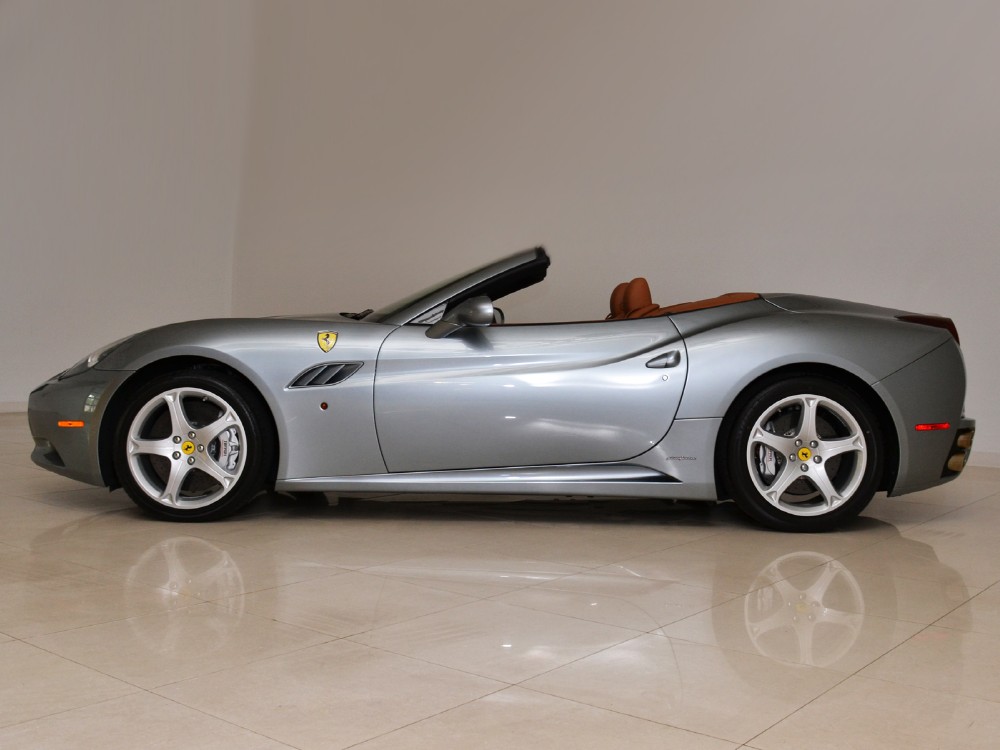 2010 Ferrari California Image 12