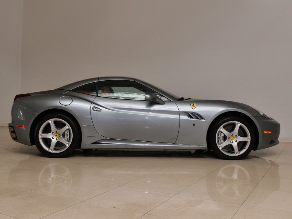 2010 Ferrari California Image 19