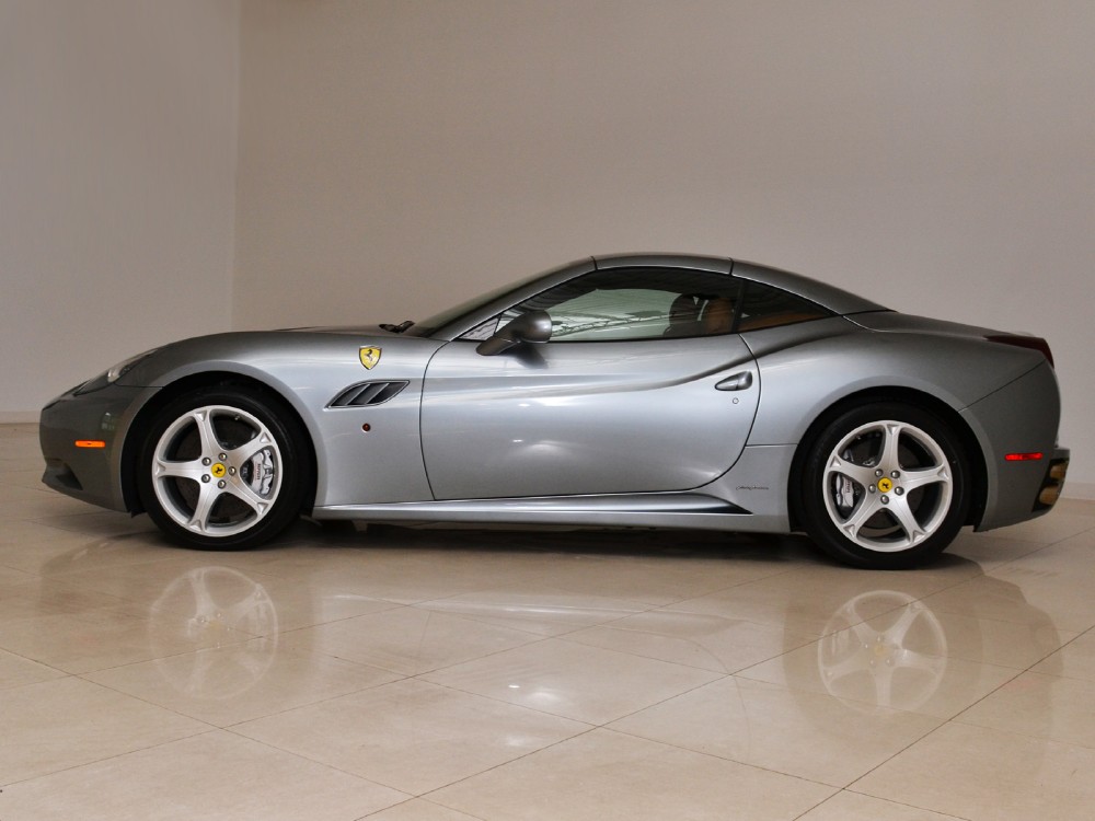 2010 Ferrari California Image 20