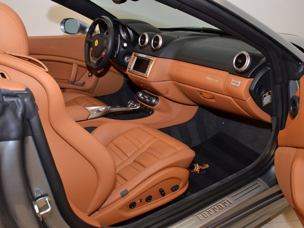 2010 Ferrari California Image 24